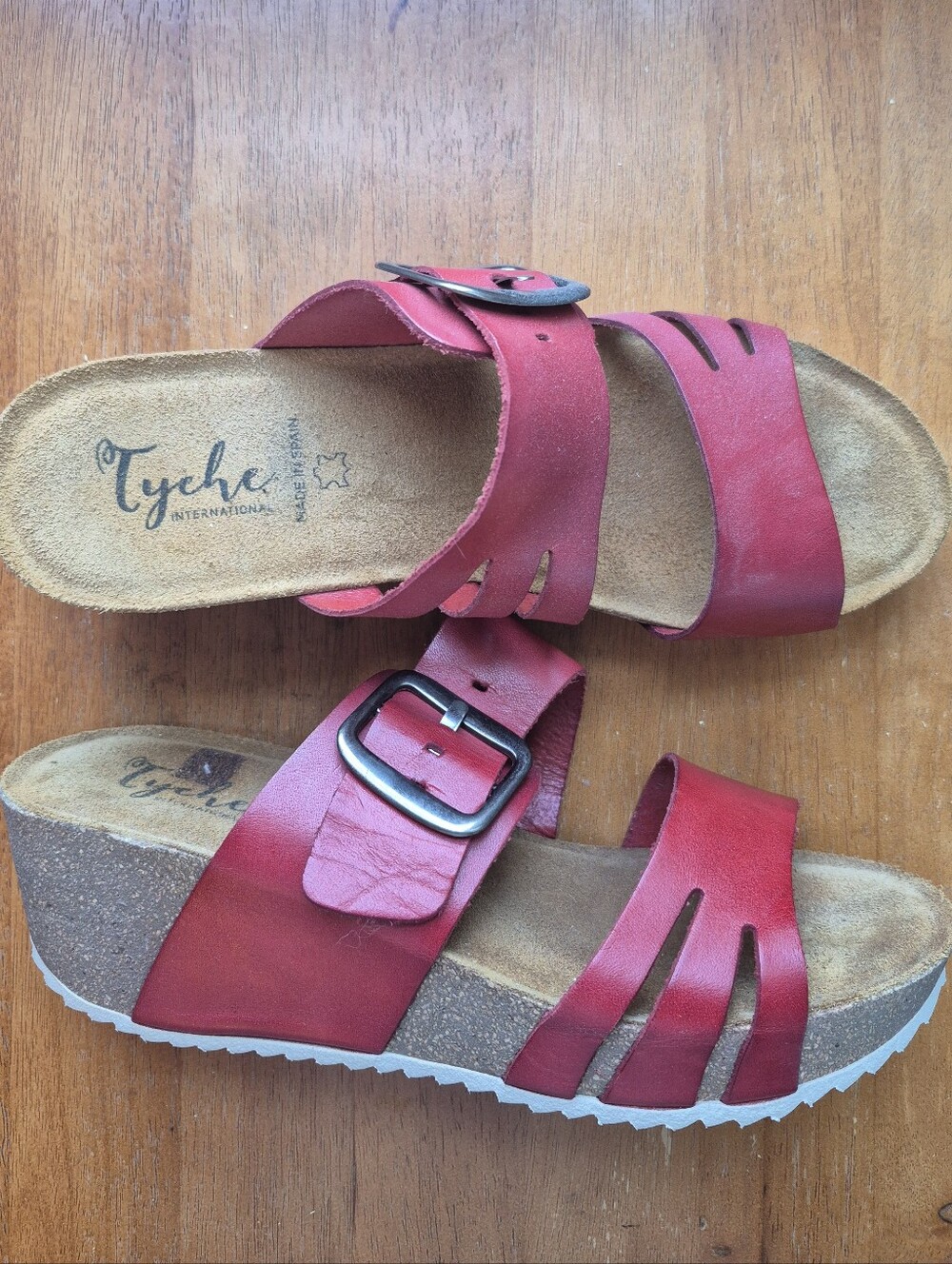 Womens Red Tyche International Sandals Size 10